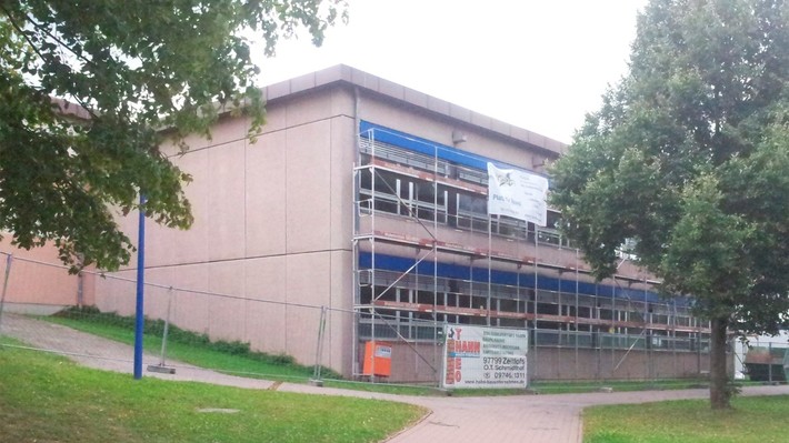 Der Klassentrakt vor der Sanierung